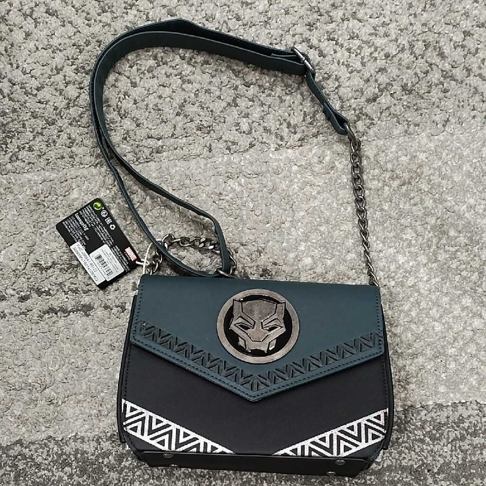 Chic Black Panther Crossbody Bag in Black and Gray